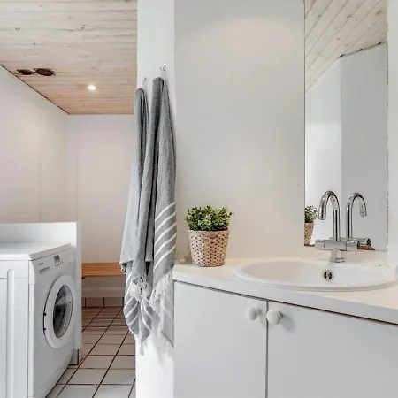 Casa vacanze Samine - 100m From The Sea In Ne Jutland By Interhome *